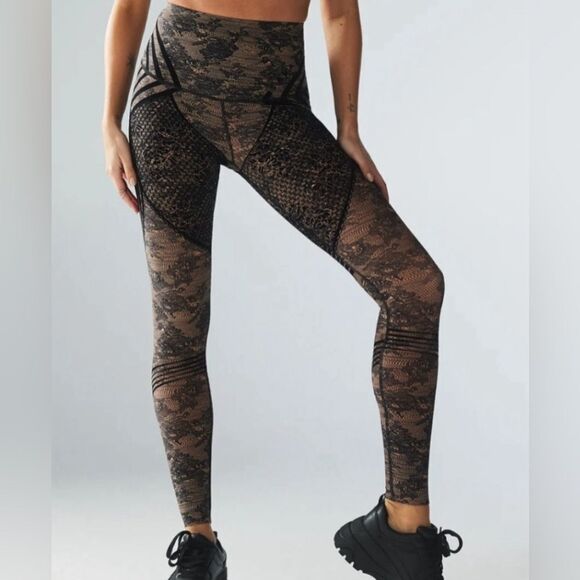 NWT Savage X Fenty Sport Leggings Small - Picture 1 of 8